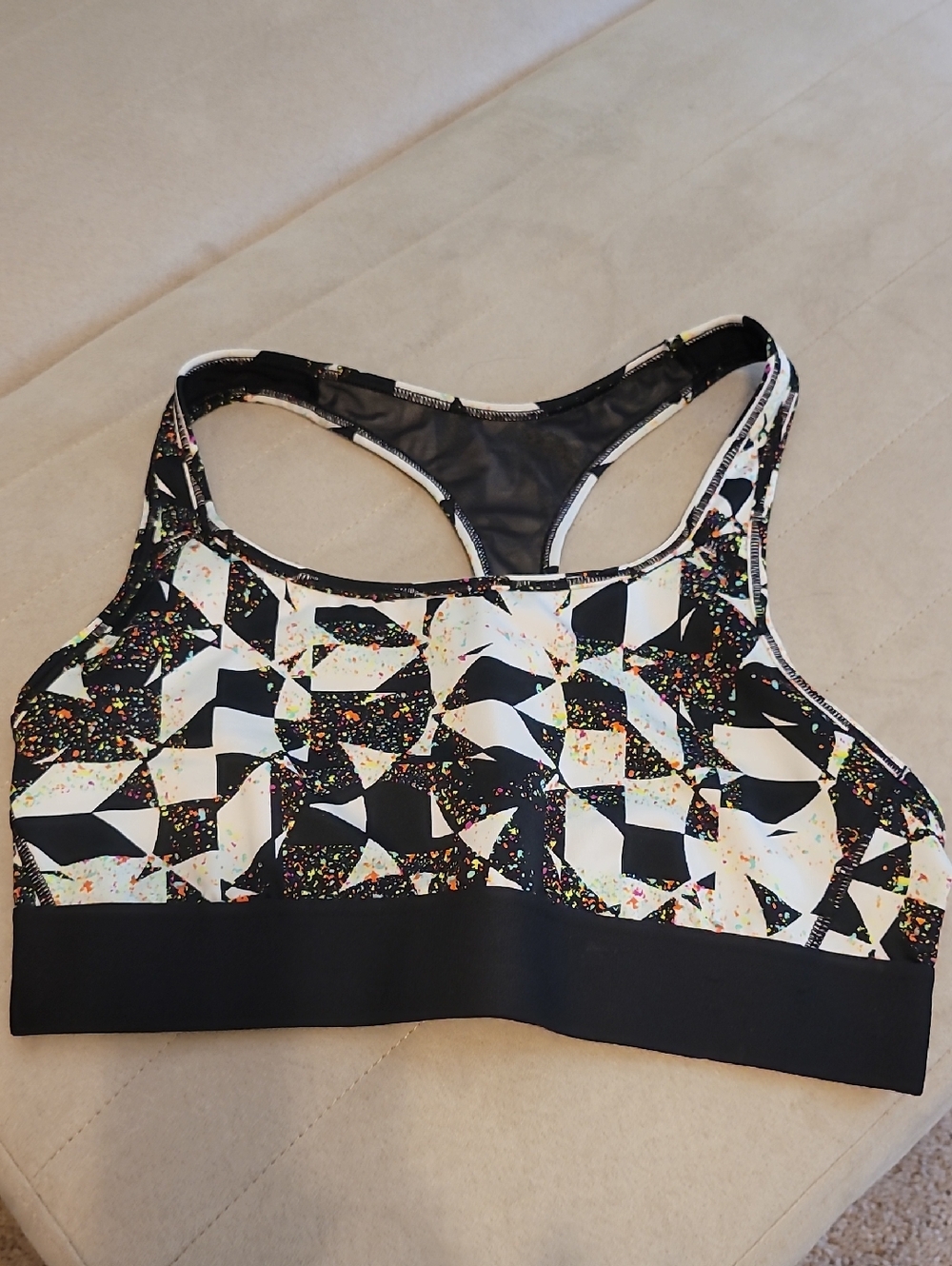 Victoria's Secret Sport Racerback Geometric Print Sports Bra - Size Medium NWOT